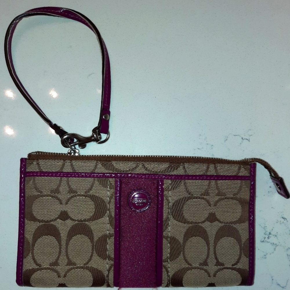 Coach Signature Wristlet or wallet excellent used condition